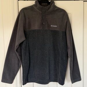 Columbia grey pullover .  Different lighting but same shirt  .  Gently used